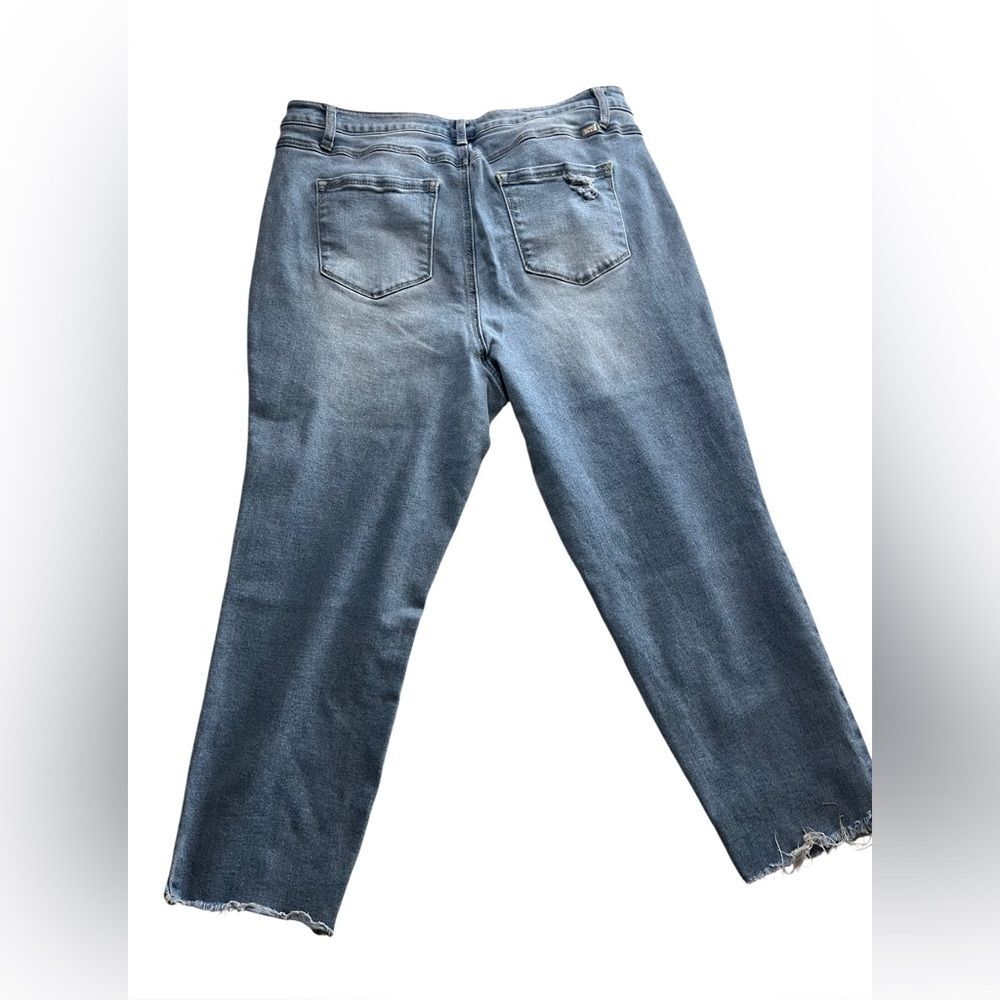 1822 Lightwash crop distressed jeans 18W - Picture 2 of 9